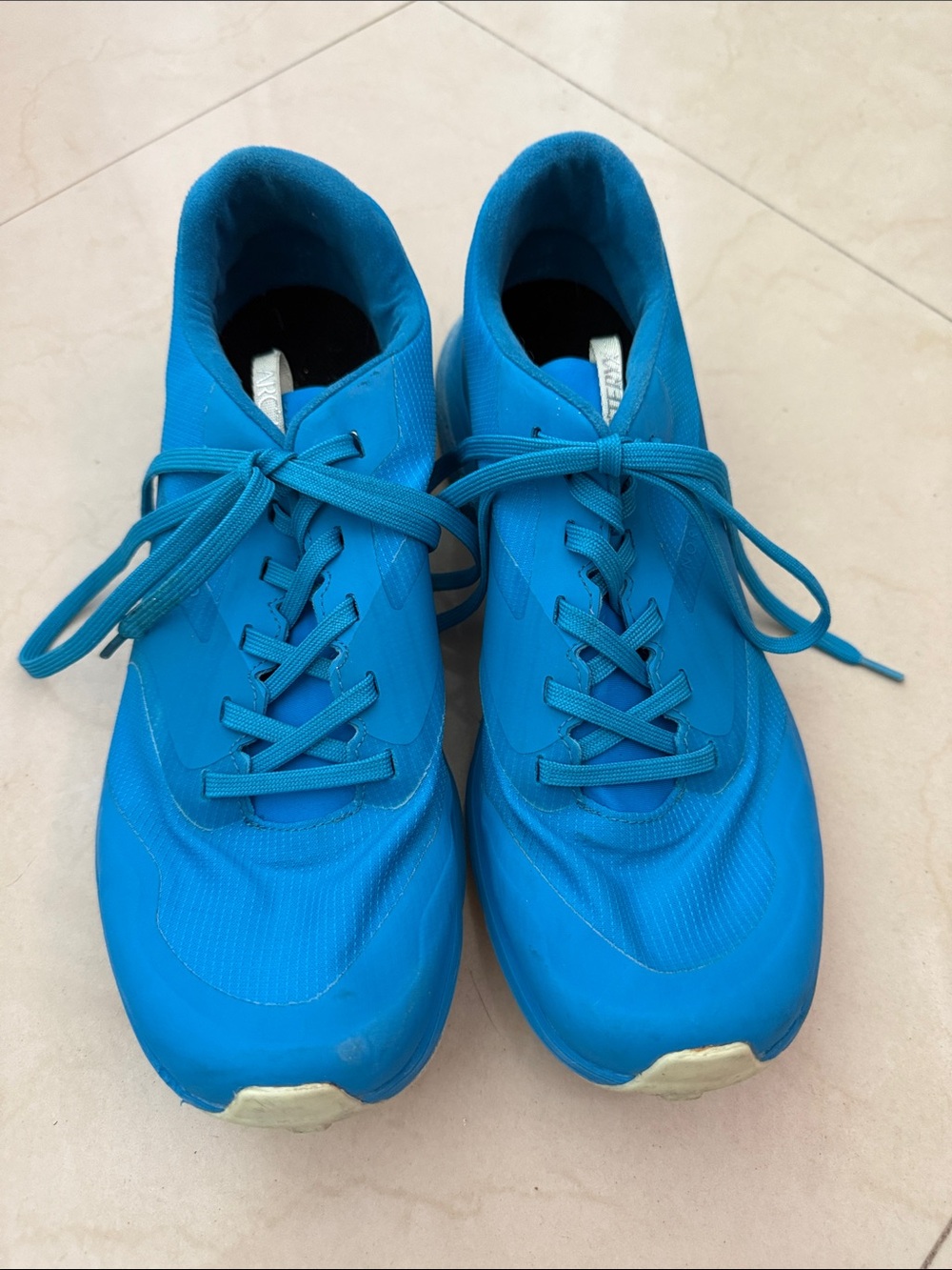 Arcteryx waterproof size 9